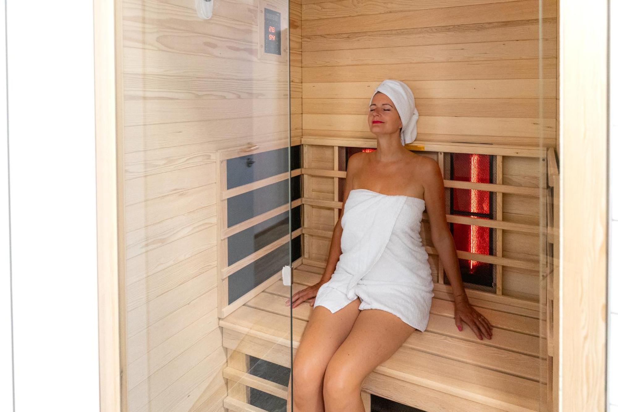 Motel Schlafraum Weng-Dein Smartes Hotel-Contactless Check-In Weng im Innkreis Exterior photo