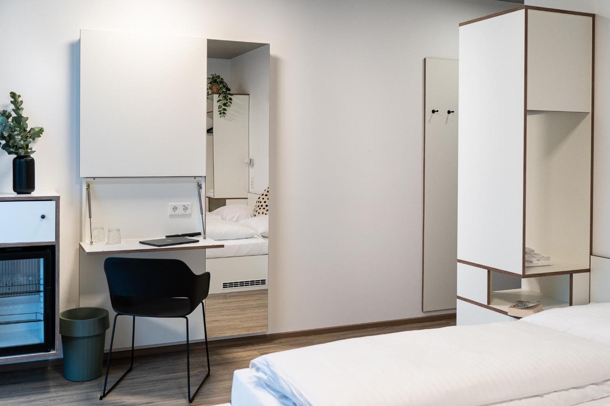 Motel Schlafraum Weng-Dein Smartes Hotel-Contactless Check-In Weng im Innkreis Exterior photo