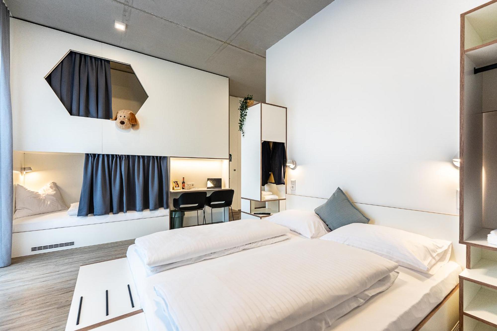 Motel Schlafraum Weng-Dein Smartes Hotel-Contactless Check-In Weng im Innkreis Exterior photo